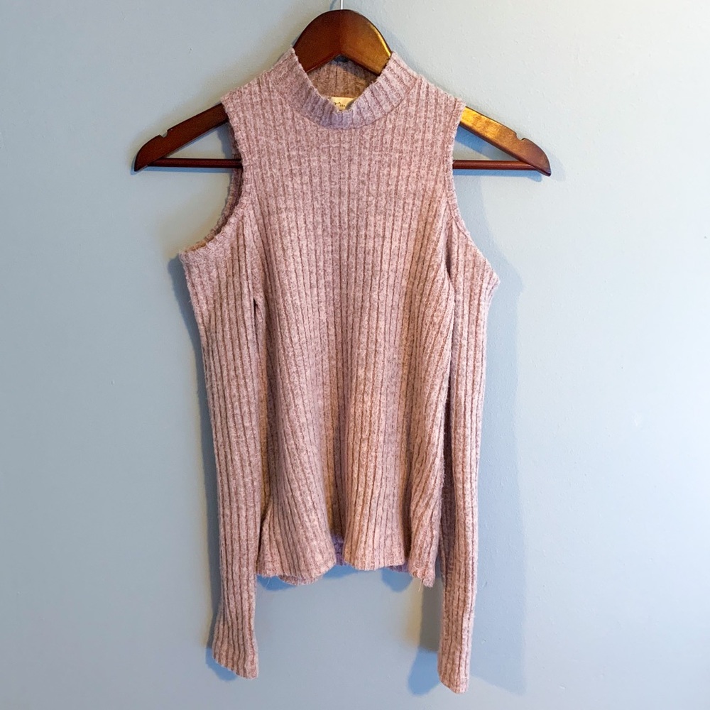Gaze USA pink sweater with shoulder cutouts